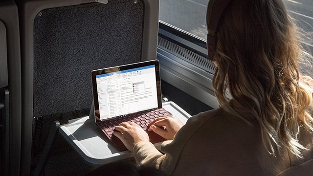 Microsoft Surface Go battery life splits reviewers