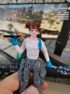 Apex Legends China Figure Lifeline with Peacekeeper