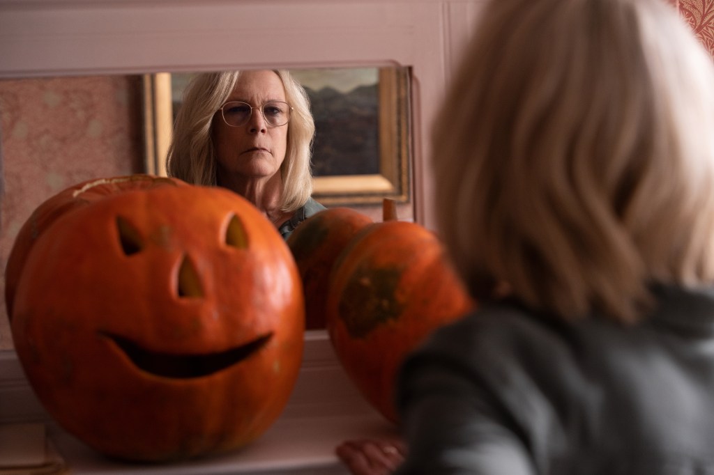 does jamie lee curtis die in halloween ends laurie strode